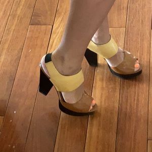 BCBG girls tan and brown patent leather shoes
